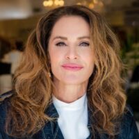 Amy Brenneman headshot